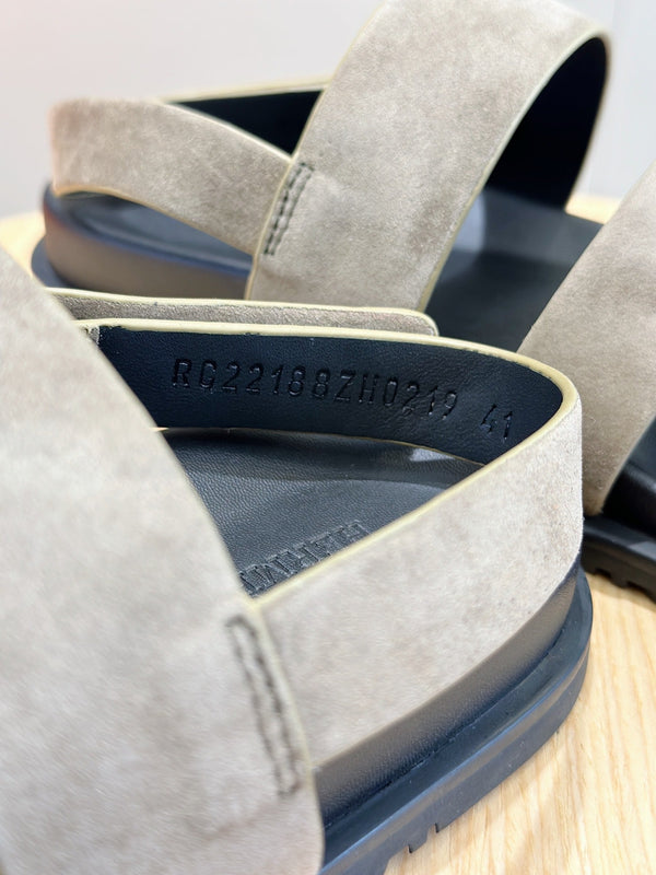 SANDALO HM GENIUS IN CAMOSCIO GRIGIO CHIARO