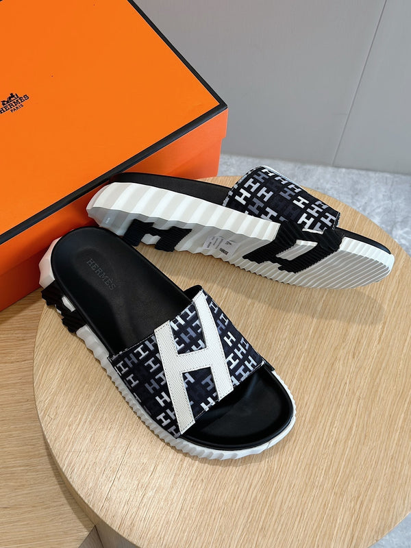 HM SLIPPERS BLACK MONOGRAM CANVAS