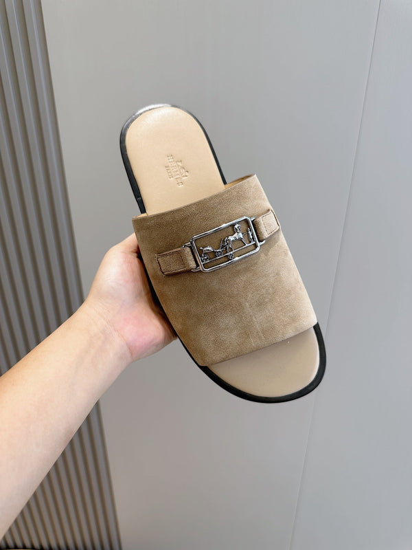 HM SILVER BUCKLE SLIPPERS LIGHT BROWN SUEDE