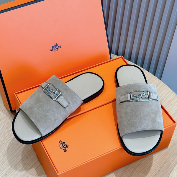 HM SILVER BUCKLE SLIPPERS LIGHT GRAY SUEDE