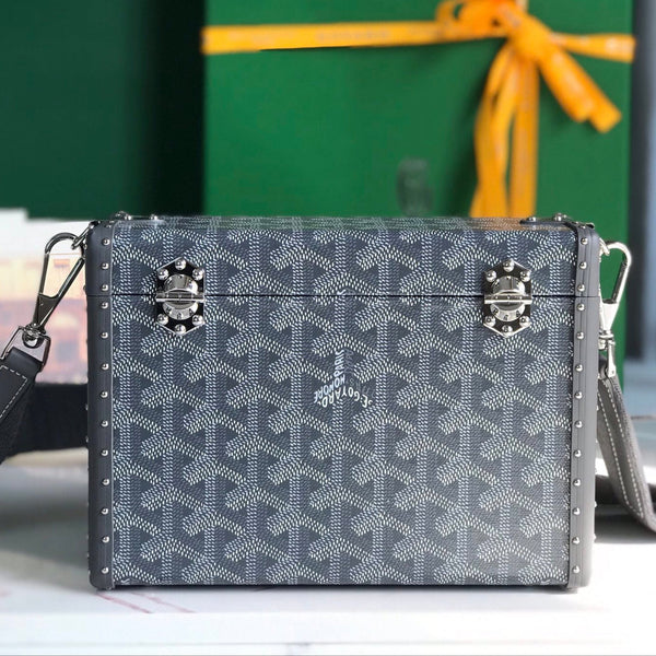 CASSETTE TRUNK BAG 21 IN GREY GOYARDINE CANVAS & CLAMECY COWHIDE