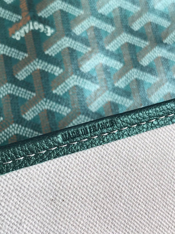 SAINT LOUIS PM 34 IN GREEN GOYARDINE CANVAS AND CALFSKIN