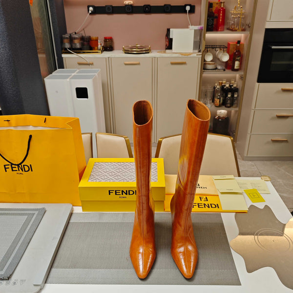 Fendi 25ss high-heeled boots caramel brown sheepskin 502720