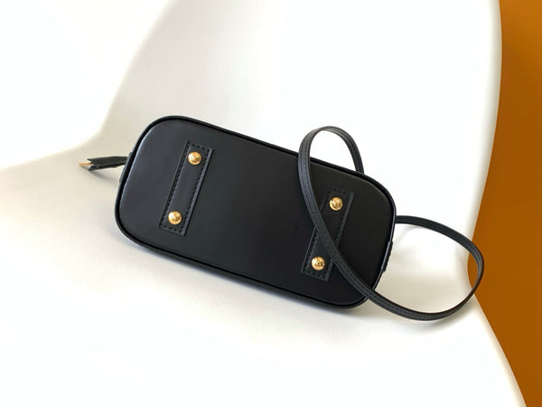 LVxTM Alma BB Handbag 18cm Black Epi Cowhide Metal GHW