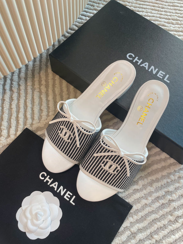 sandalo mulo bianco nero tessuto ricamato pelle di vitello