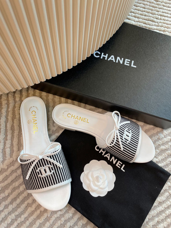 sandalo mulo bianco nero tessuto ricamato pelle di vitello