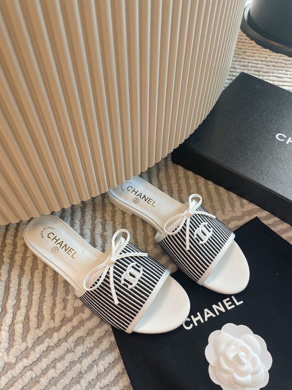 sandalo mulo bianco nero tessuto ricamato pelle di vitello