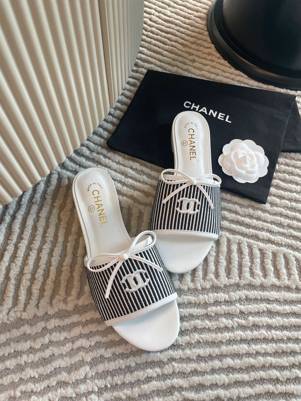 sandalo mulo bianco nero tessuto ricamato pelle di vitello