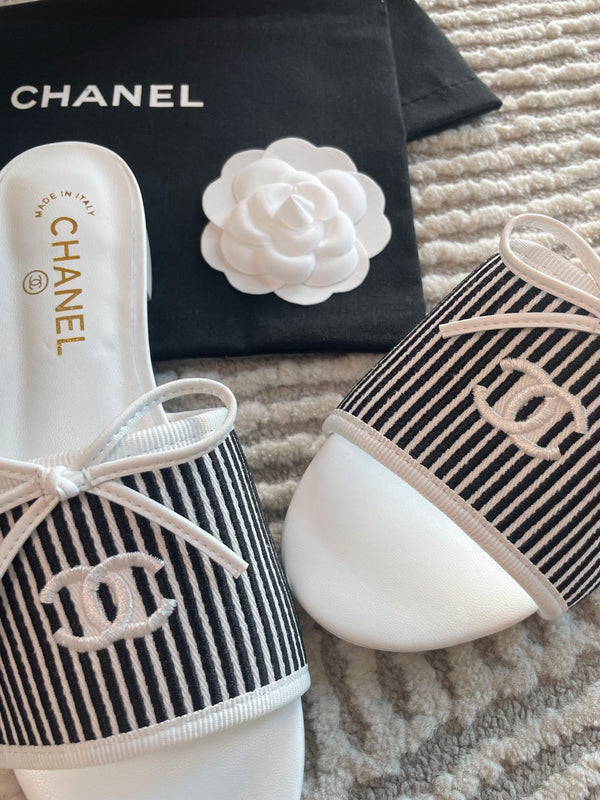 sandalo mulo bianco nero tessuto ricamato pelle di vitello