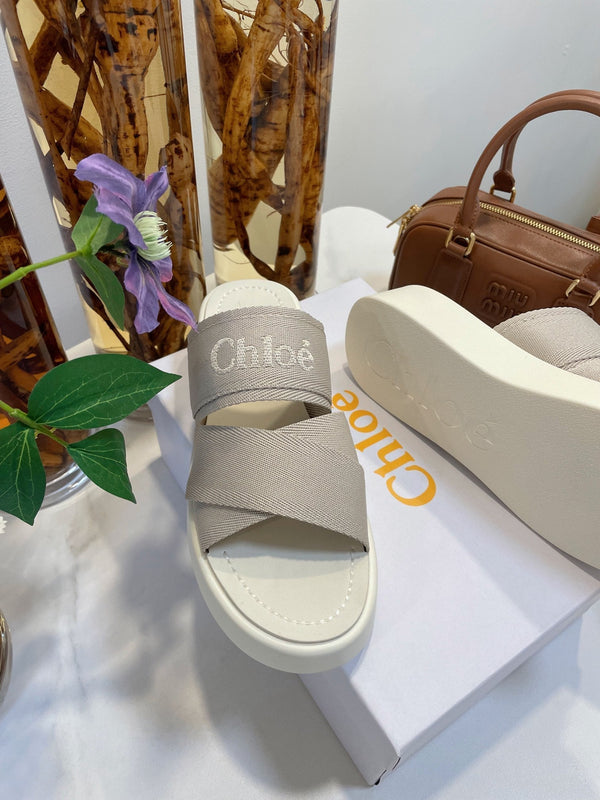CHLOÉ WOODY WEDGE SANDALS IN DOVE GREY CANVAS WITH WHITE RUBBER SOLE