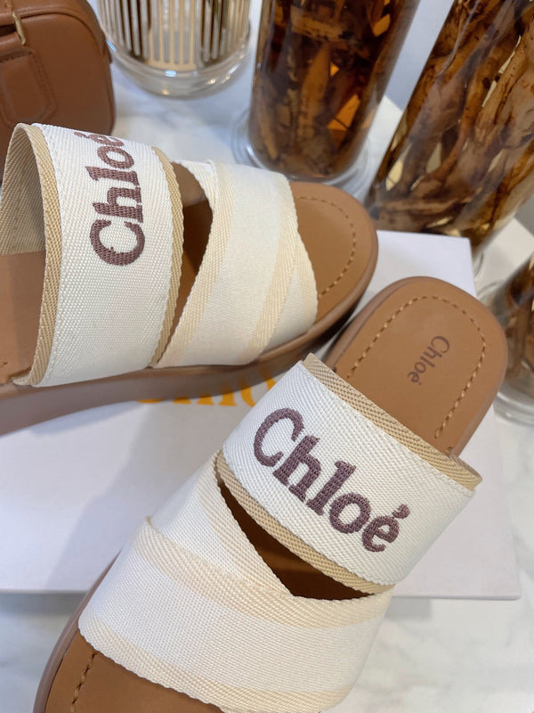 CHLOÉ WOODY WEDGE SANDALS IN WHITE CANVAS WITH CIDER BROWN RUBBER SOLE