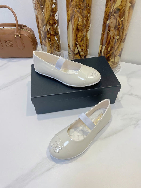 CC Mary Janes In Ivory White Glossy Lambskin 144378
