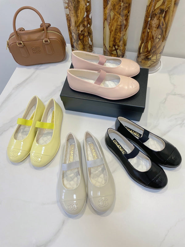 CC Mary Janes In Ivory White Glossy Lambskin 144378