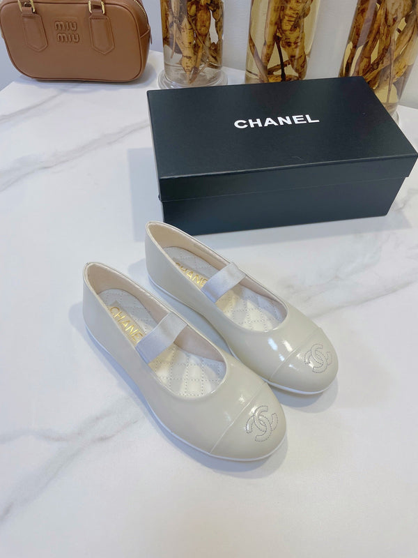 CC Mary Janes In Ivory White Glossy Lambskin 144378