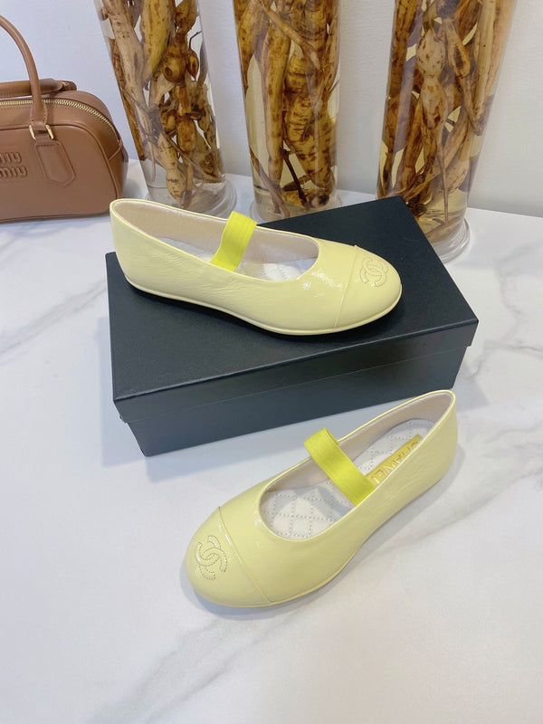CC Mary Janes In Light Yellow Glossy Lambskin 144382