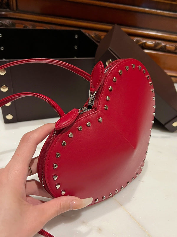 LE COEUR BAG 21 IN CLASSIC RED CALFSKIN WITH STUDDED HEART