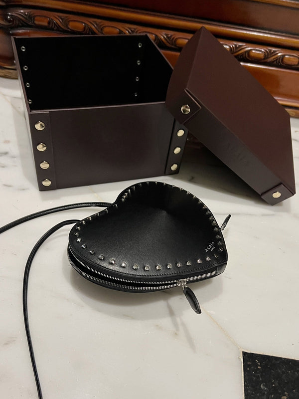 LE COEUR BAG 21 IN BLACK CALFSKIN WITH STUDDED HEART