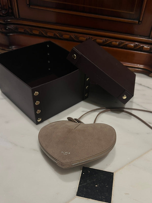 LE COEUR BAG 21 IN HEAVY BROWN SUEDE