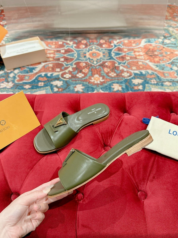 LV Capri Flat Mule in pelle di vitello verde kaki