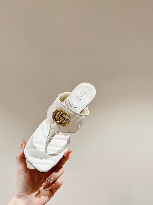 HIGH THONG MULE 55MM IN WHITE CALFSKIN WITH GOLD HARDWARE