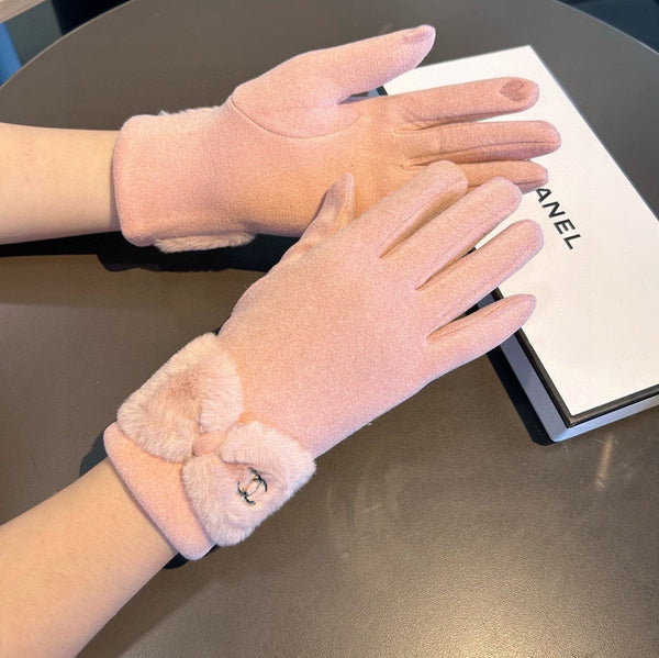 GLOVES IN ROSE PINK WOOL WITH RABBIT FUR 456298