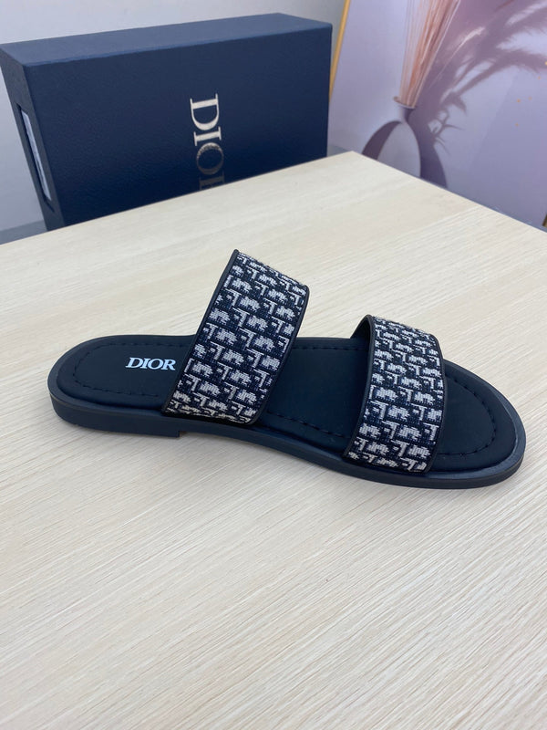 CD DOUBLE STRAP SLIPPER BLACK AND WHITE JACQUARD