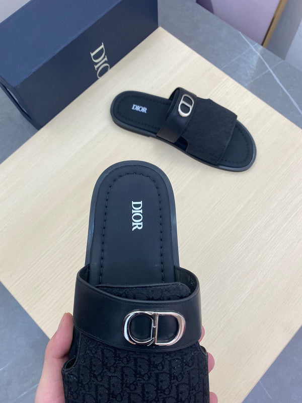 CD SYMBOL SLIDE CUT SANDAL BLACK JACQUARD