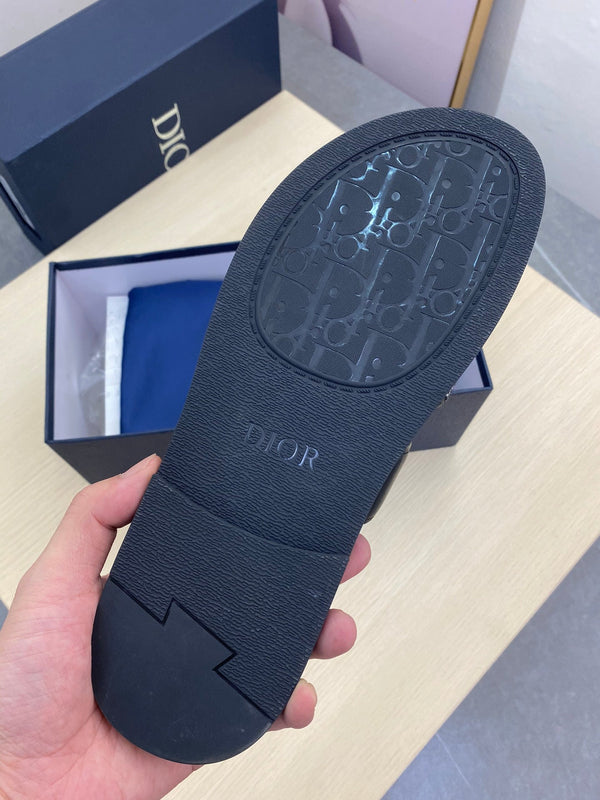 CD SYMBOL SLIDE CUT SANDAL BLACK AND WHITE JACQUARD