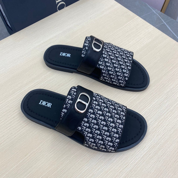 CD SYMBOL SLIDE CUT SANDAL BLACK AND WHITE JACQUARD