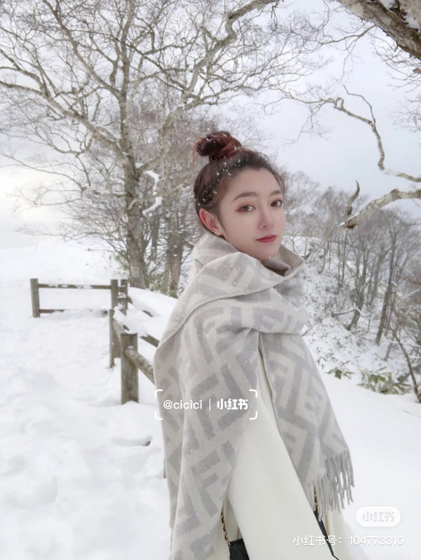 FF 140 CM PONCHO LIGHT GREY MIX WHITE WOOL AND SILK