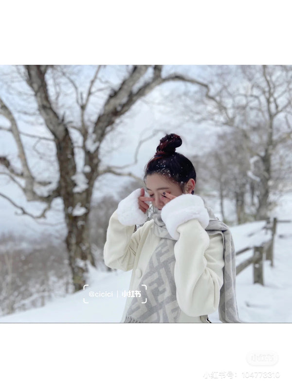 FF 170 CM SCARF IN DOVE GREY WOOL AND CASHMERE