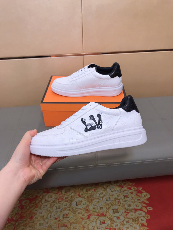 LV TRAINER SHOES IN WHITE AND BLACK CALFSKIN
