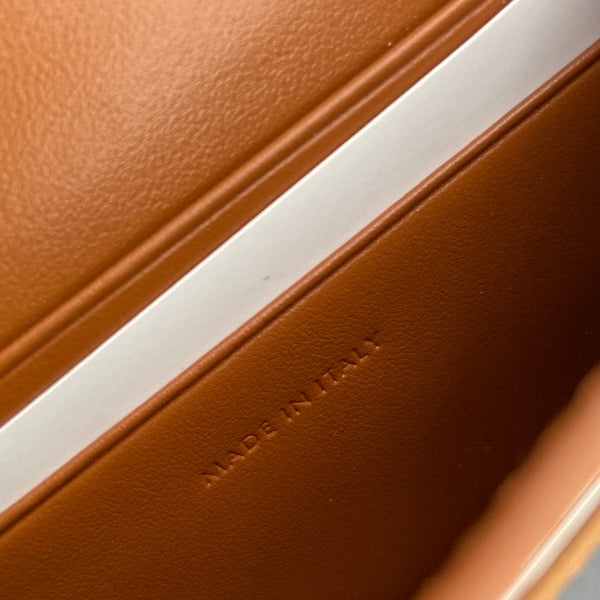 TRIOMPHE 10i583 Flap Card Holder Tan Shiny Cowhide