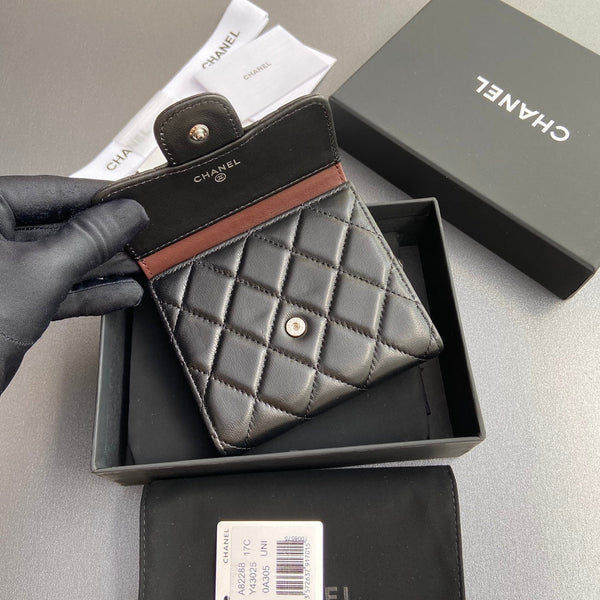 CC 82288 Classic Flap Wallet Black Sheepskin Polished Silver 229878