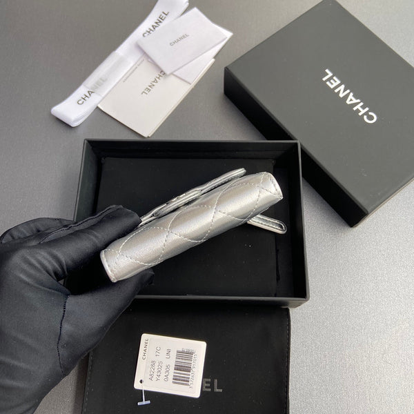 CC 82288 Classic Flap Wallet Sliver Sheepskin Polished Silver 229886