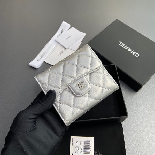 CC 82288 Classic Flap Wallet Sliver Sheepskin Polished Silver 229886