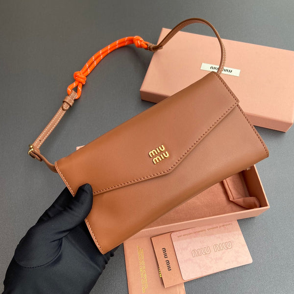 MICRO BAG 19 IN BRONZE BROWN SMOOTH CALFSKIN