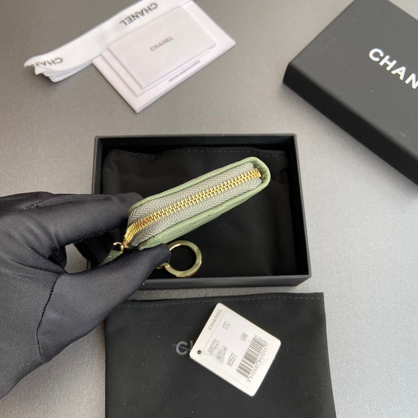 CC Hook & Chain Zipper Card Holder Light Green Caviar GHW 234727