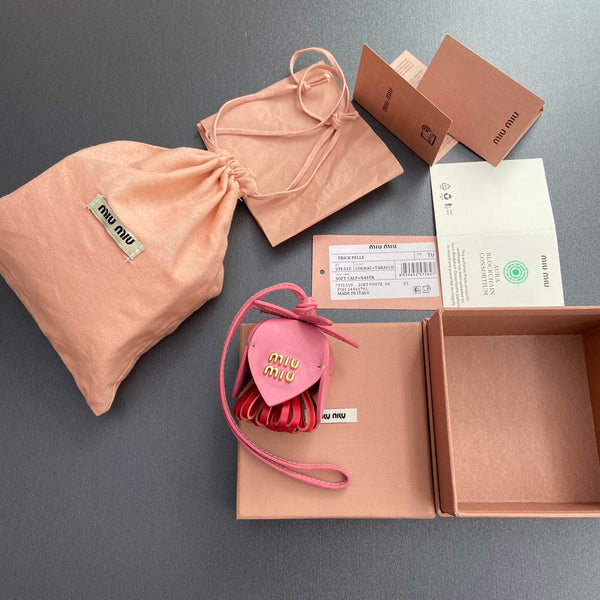 Ciondolo per borsa in pelle rosa rosso 240344