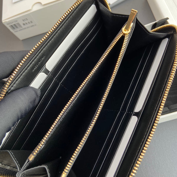 TRIOMPHE Long Zipper Closure Bag Black Shiny Cowhide