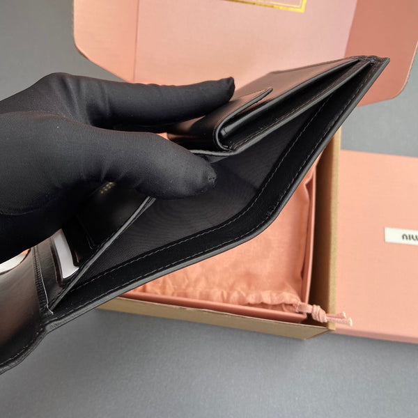 WALLET 12 IN BLACK SMOOTH CALFSKIN GOLD HARDWARE