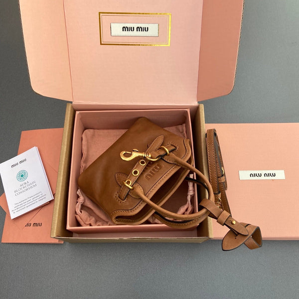 AVENTURE BAG 13 IN SANTA FE BROWN SHINY CALFSKIN