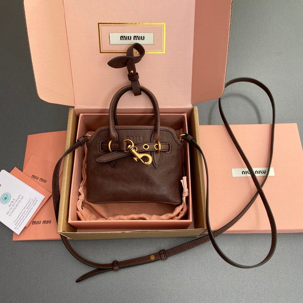 BORSA ADVENTURE 13 IN PELLE DI VITELLO LUCIDA MARRONE CRATERE