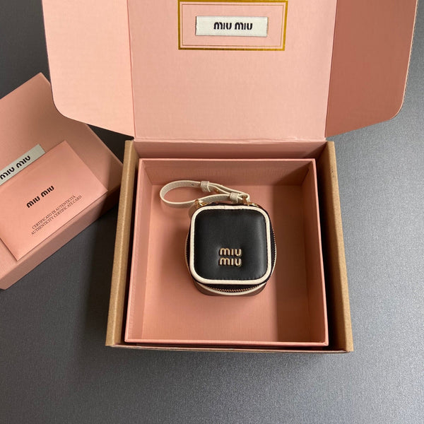 Trick Leather Keyring Black White 240151