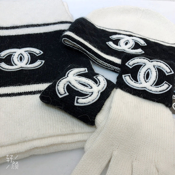 SET TRE PEZZI IN CASHMERE BIANCO E NERO 423996