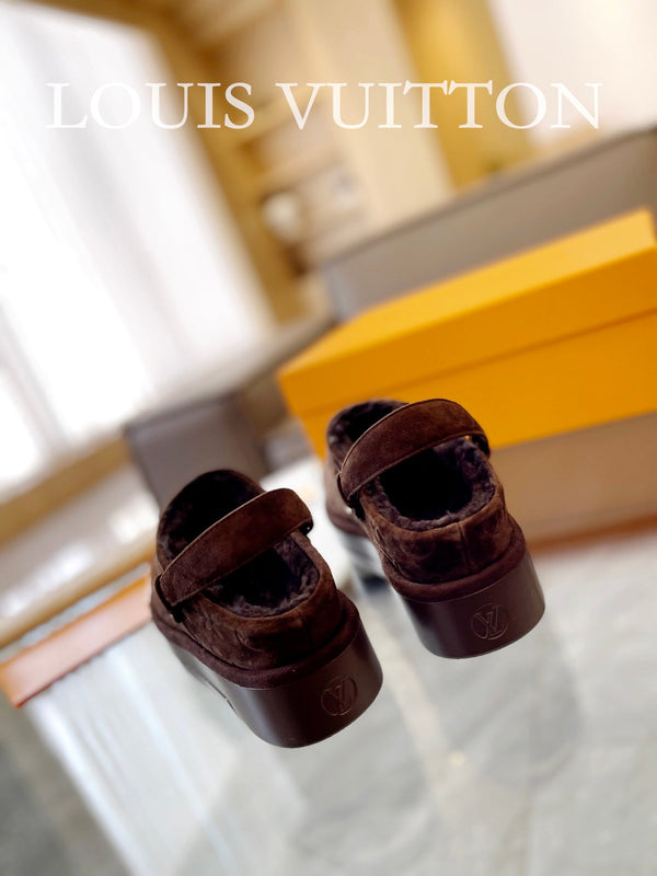 Zoccoli con piattaforma LV Aspen in pelle scamosciata monogrammata marrone noce