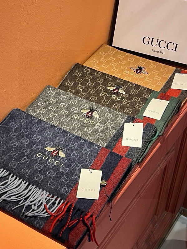 SCIARPA 180 CM IN CASHMERE BLU NAVY CON MOTIVO API 396476