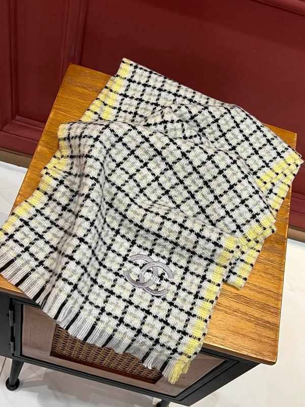 CC Scarf 190 CM In White Yellow With Black Plaid Cashmere 416805