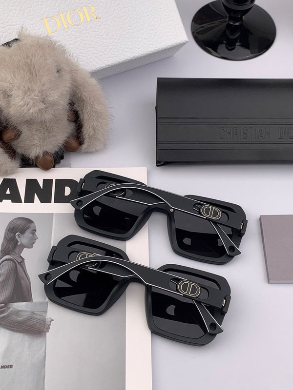 OCCHIALI DA SOLE MONTAIGNE D4292 IN ACETATO