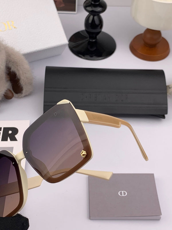 OCCHIALI DA SOLE MONTAIGNE D7191 IN ACETATO